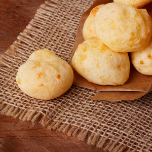 巴西小吃奶酪面包pao de queijo