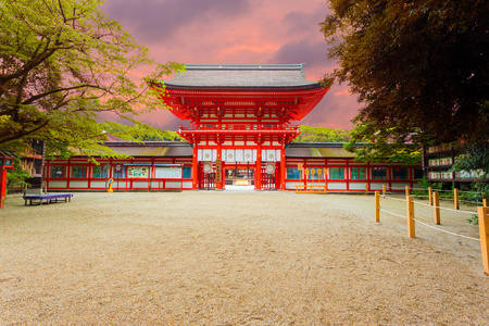 下鸭神社中心正门日落