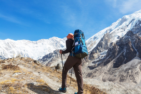 喜马拉雅山的徒步旅行者