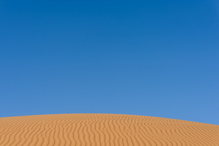 在撒哈拉沙漠的沙丘