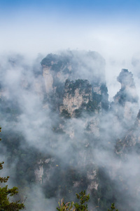 黄山黄河，在安徽省南部，中国东部的一座山脉