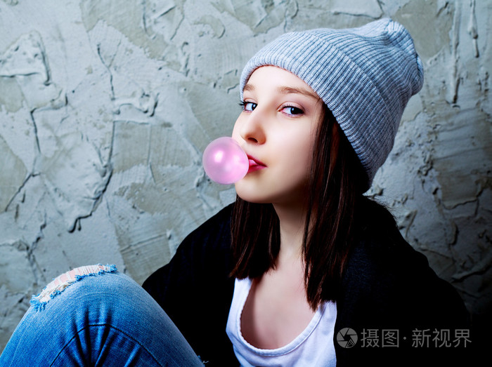 口香糖的女孩