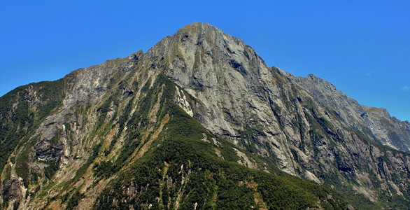 这座山峰