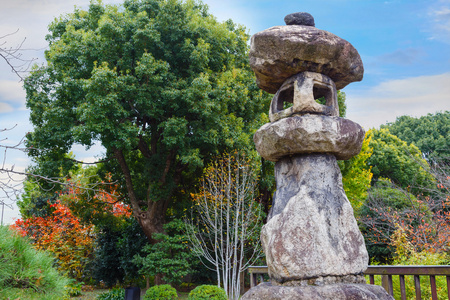 在日本京都的河津寺古石灯笼