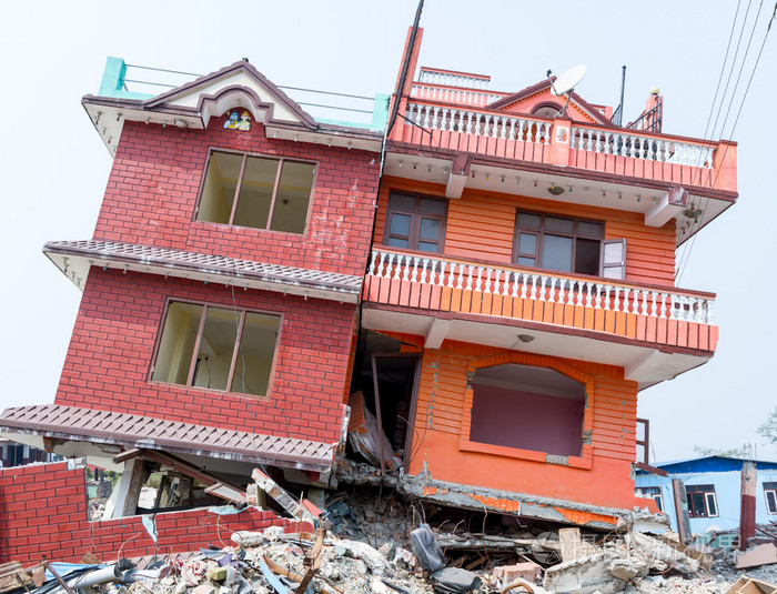 地震后尼泊尔房屋倒塌