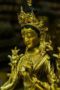 泰国金佛寺的特写雕像