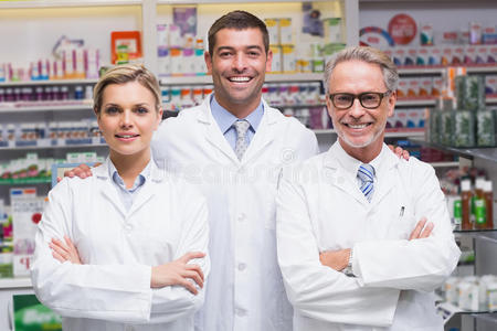男人 照顾 疾病 成人 合伙企业 白种人 眼镜 中间 药剂师
