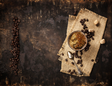 咖啡成分对黑暗的背景图片