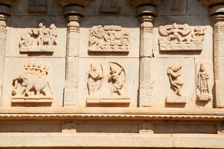 汉比哈扎拉拉玛寺的浮雕艺术品