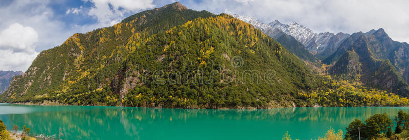 遥远的 西藏 美女 风景 范围 全景图 探索 旅游业 绿松石