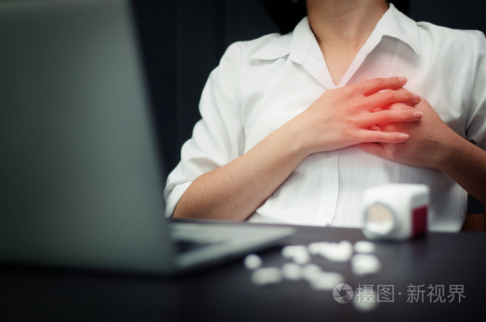 亚洲女人心脏病发作.