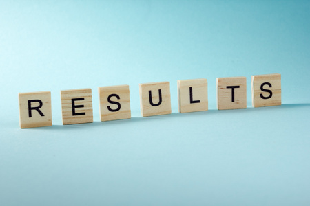 结果字在蓝色上。 成功商业成功成为赢家插画