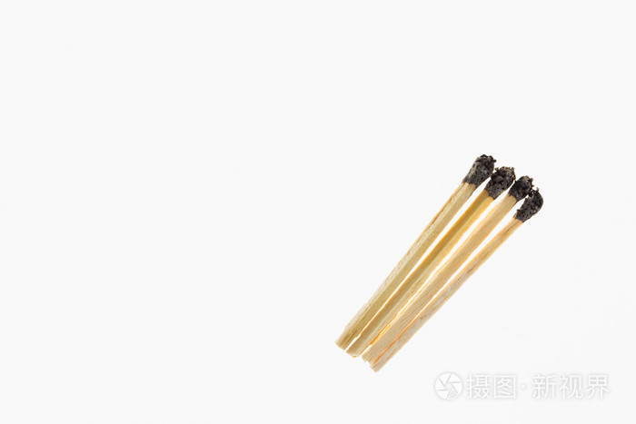 燃尽的火柴棍孤立