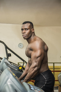 成人 防抱死制动系统 健美运动员 适合 肌肉 在室内 男人