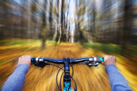 乐趣 模糊 摩托车手 国家 移动 闲暇 骑自行车 自然 手套