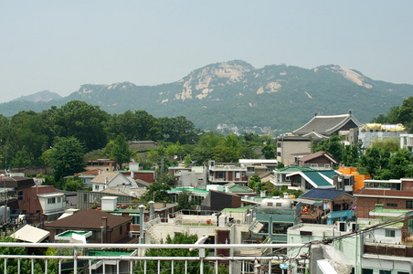 在夏天在首尔的北村韩屋村图片