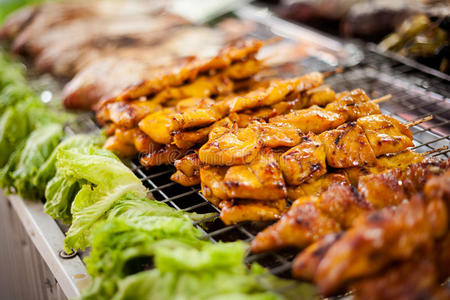 食物 热的 美味的 亚洲 烤的 晚餐 粘贴 生菜 扦子 烤架