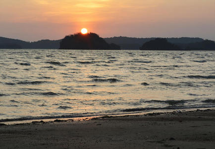 海滩日出