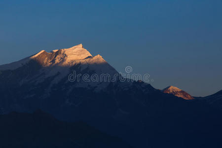 出口 尼泊尔 鱼尾峰 徒步旅行 寒冷的 喜马拉雅山脉 冰川