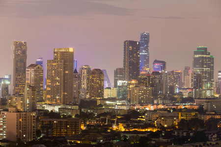 城市办公大楼灯光夜景图片