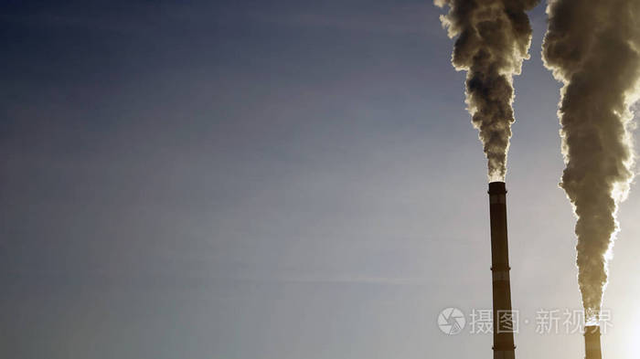 工业烟囱排放有毒污染物入天空污染环境