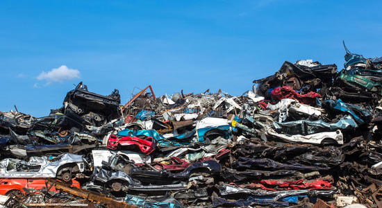 垃圾 崩溃 废旧物品 污染 被遗弃的 汽车 金属的 垃圾场