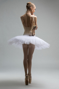 体操 芭蕾舞演员 芭蕾 舞者 女孩 时尚 地板 姿势 美女
