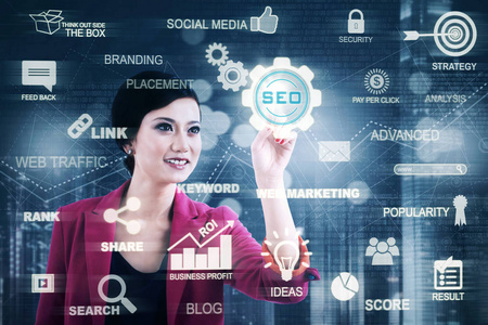 女企业家按 Seo 按钮插画