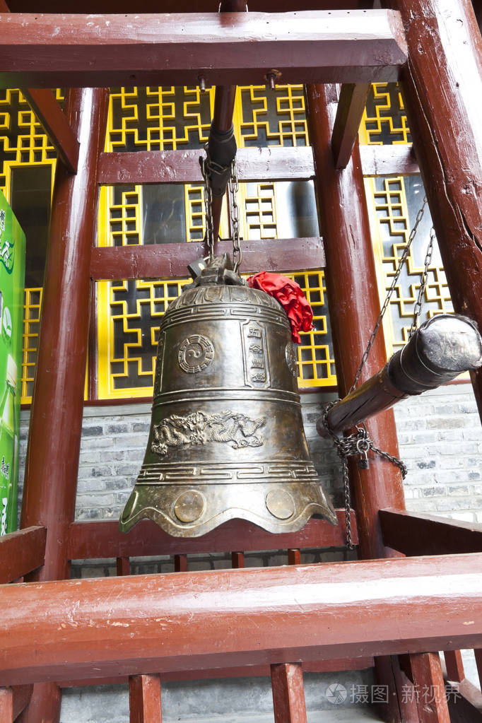 在黄龙古代藏族寺院钟