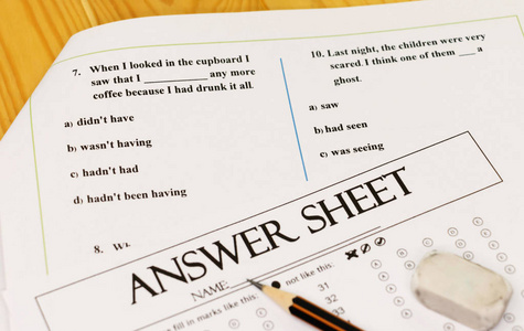 英语语法测试表插画