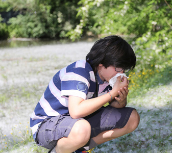 眼镜 青少年 男孩 气候 污染 你的 花粉 抗组胺药 哮喘