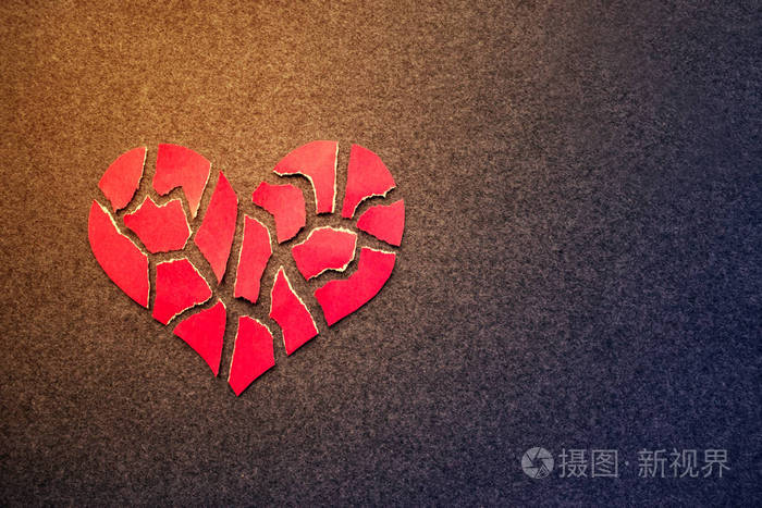 破裂的心脏符号. 破碎的爱情观念. 复制空间