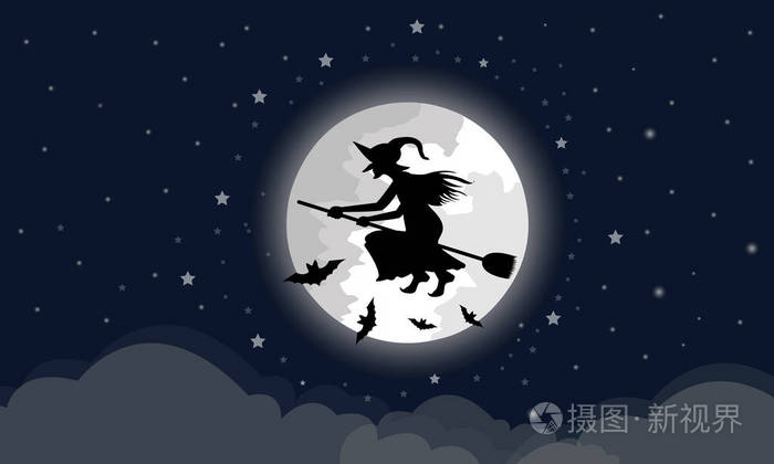 女巫们骑着扫帚穿过大月,夜晚的云层下面有一颗充满蓝色的万圣节假期