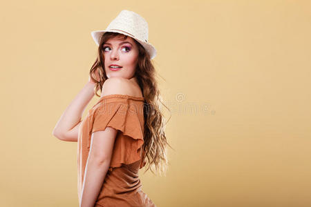 魅力 头发 夏天 假期 人类 幸福 帽子 美极了 服装 衣服