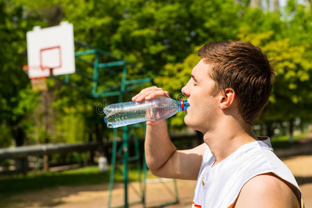 轮廓 瓶子 塑料 运动员 爱好 娱乐 饮料 法院 运动 水合作用