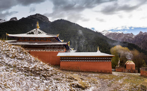 喜马拉雅山脉 建筑 文化 祈祷 瓷器 小山 和尚 美丽的