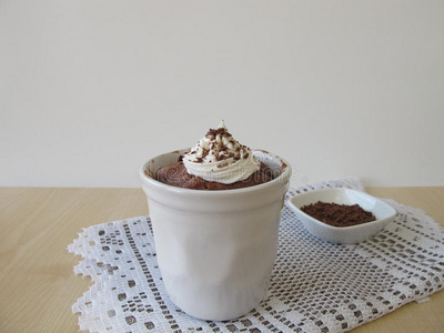 巧克力 海绵 奶油 纸杯蛋糕 杯子 牛轧糖 蛋糕 洒水 自制