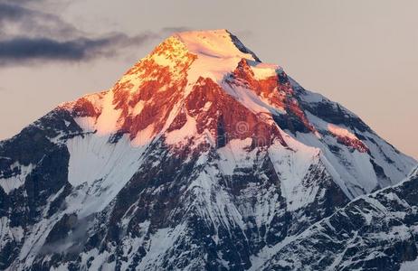 达乌拉吉里山夜景