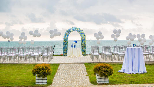 沙滩婚礼拱门