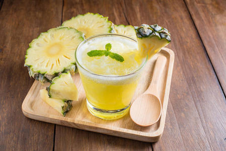 维生素 蔬菜 夏天 液体 饮食 薄荷 果汁 菠萝 鸡尾酒