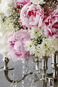 花的排列与粉红色牡丹，白色菊花和g