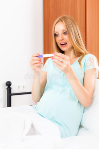 幸福 卧室 排卵 期望 怀孕 家庭 肖像 女孩 母亲 惊喜