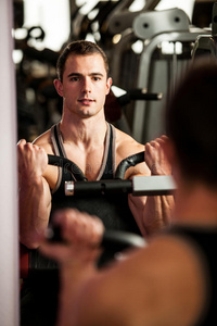 健身房 哑铃 肌肉 运动 运动员 成人 身体 重的 健美运动员