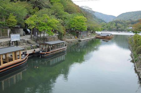 阿拉山河游船，京都