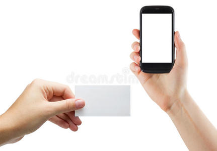 女性手拿着隔离屏幕的手机和白色背景上隔离的空白商务信用卡
