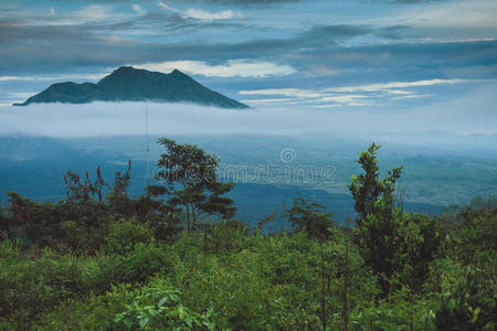 巴图尔火山和阿贡山景观上午从金塔马尼，巴厘岛，印度尼西亚