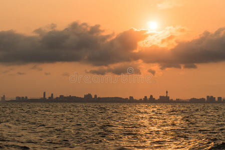 海洋 目的地 天空 日落 旅行 城市景观 海湾 海景 日出