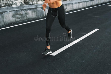 慢跑者 挑战 身体 运动型 适合 服装 慢跑 比赛 肌肉