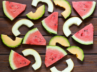 水果 西瓜 桌子 饮食 营养 切片 食物 甜点 夏天 甜瓜