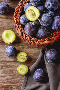 特写镜头 花园 水果 农业 食物 厨房 美味的 梅子 紫色